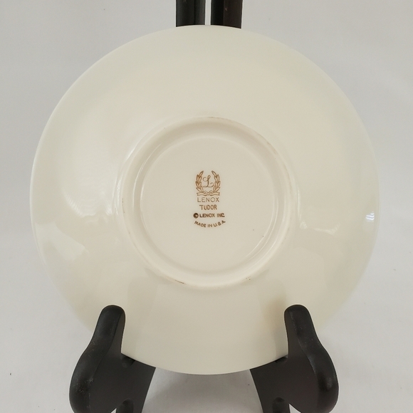 RARE and Discontinued Lenox Tudor Saucer - Picture 2 of 4